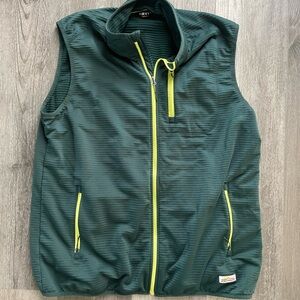 Orvis Men's Horseshoe Hills Green Vest with Yellow Accents